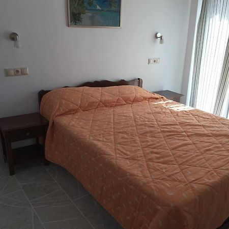 Gerekos Studios And Apartments Агиос Георгиос Екстериор снимка